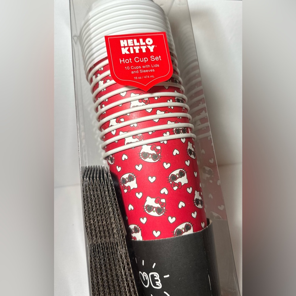 Hello Kitty Valentine’s Day hot cups